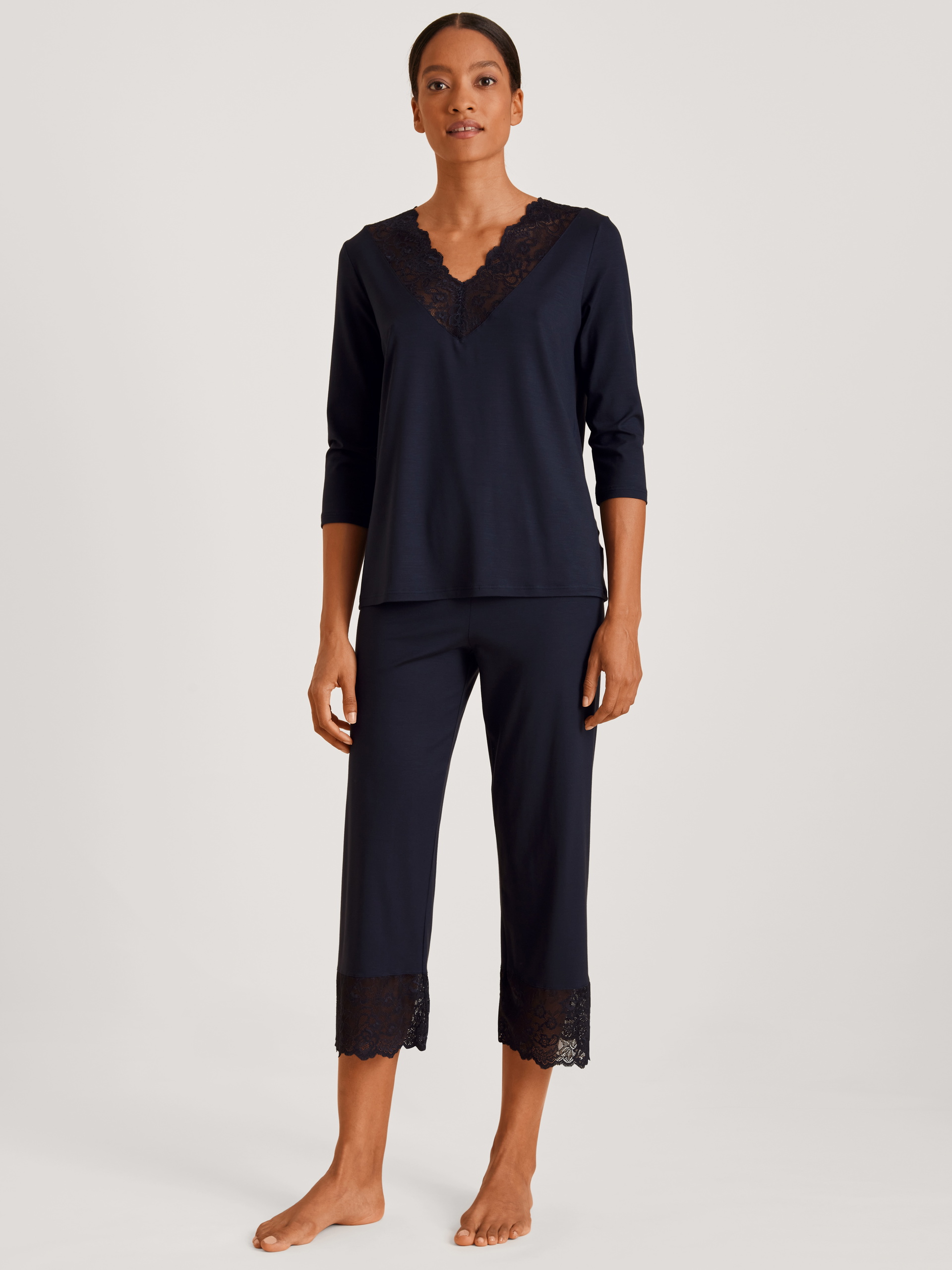 calida-pigiama-donna-919vau-1.jpg Pigiami estivi da donna: leggeri e comodi - immagine 1