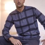 Pigiama serafino in confortevole jacquard ecolife, fantasia quadro jeans 46