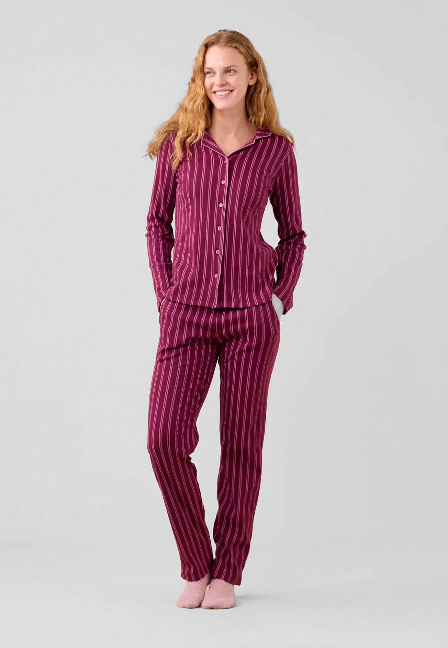 noidinotte-pigiami-399thd-1.jpg NOI DI NOTTE Pigiama Donna Lungo Aperto Cotone Felpato Taglio Uomo ART. FA009286 XS / Rosso - immagine 1