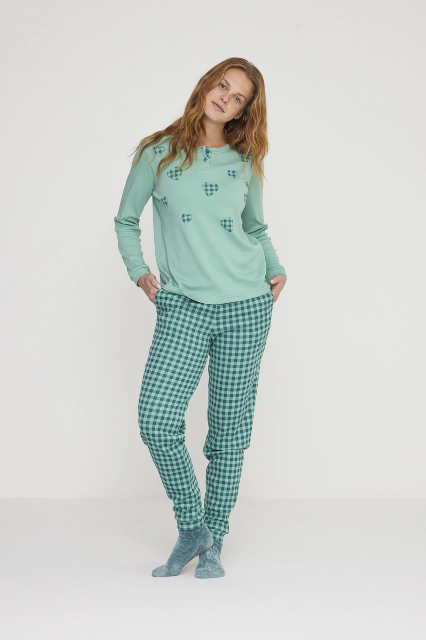 pigiama-caldo-cotone-619iic.webp Pigiama donna petit coeur in caldo cotone con collo due bottoni - immagine 1