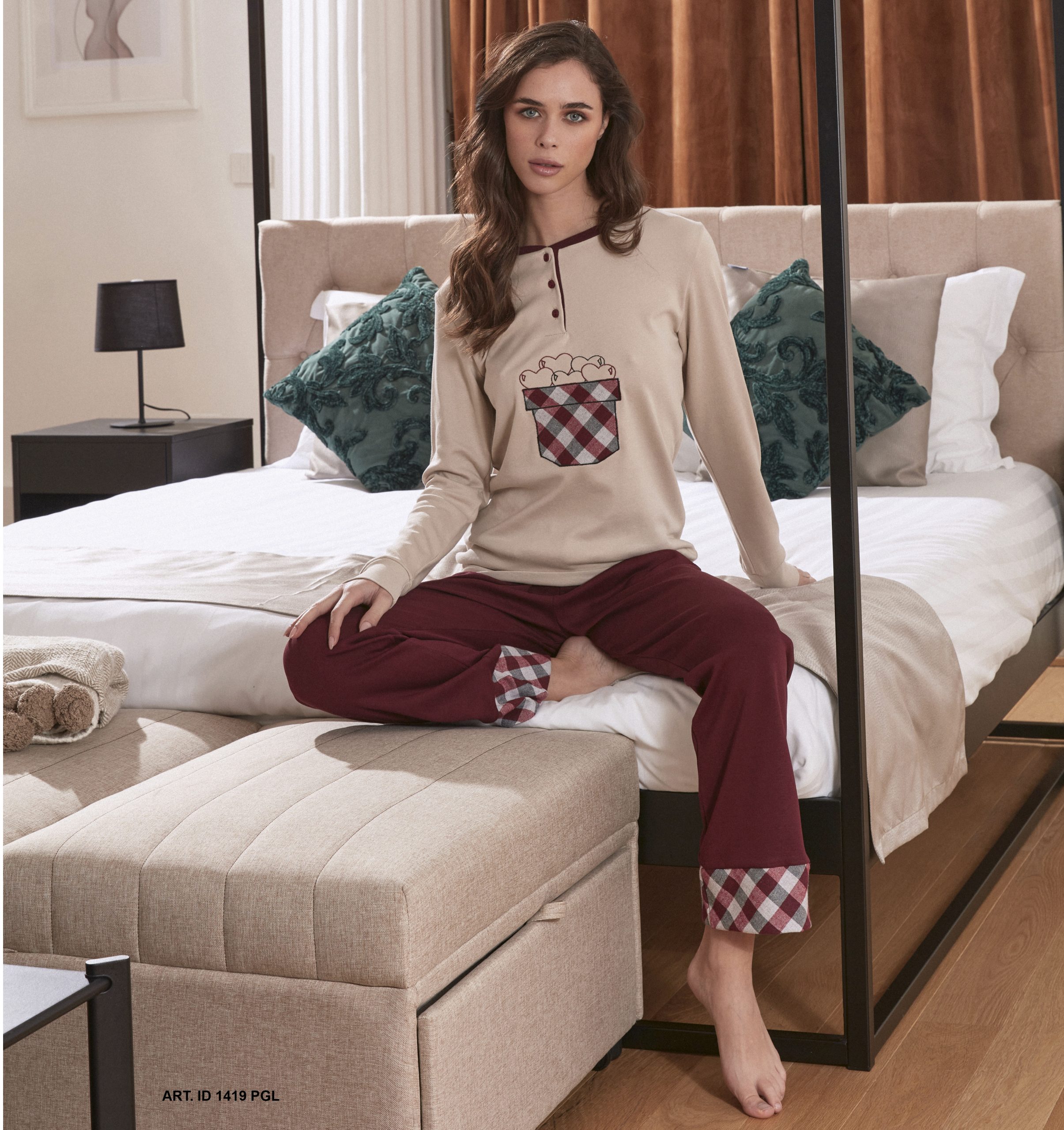 pigiama-flanella-019vpp-1.jpg Pigiama donna in interlock con dettagli in flanella e ricamo a cuori Grigio medio, S - immagine 1