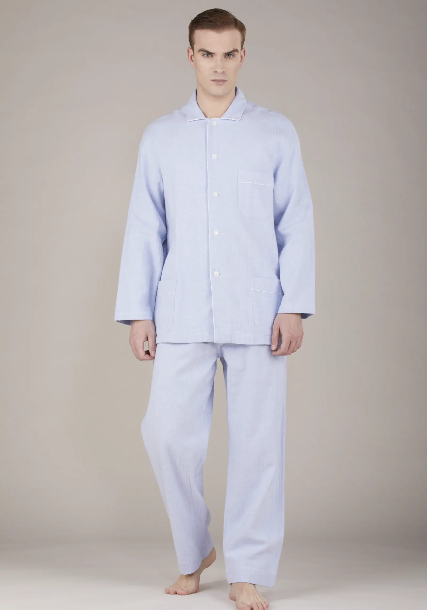 pigiama-flanella-uomo-556geo.webp Pigiama uomo in flanella con collo a camicia e bottoni - immagine 1