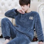 Acquista Pigiama di flanella da uomo Autunno Inverno Peluche addensato Pullover Corallo Peluche Caldo Abito casual da casa in Italia a partire da 22 | Joom