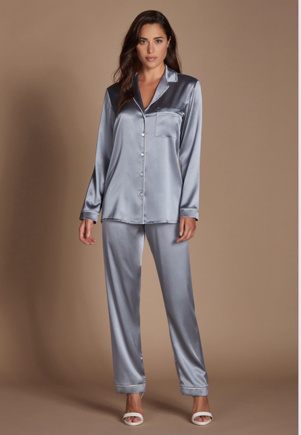 pigiama-in-seta-488lar-1.jpg Pigiama donna aperto in seta Amadine - immagine 1