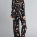 Pigiama da donna in raso, maniche e pantaloni lunghi Fiori neri. M : Amazon.it: Moda