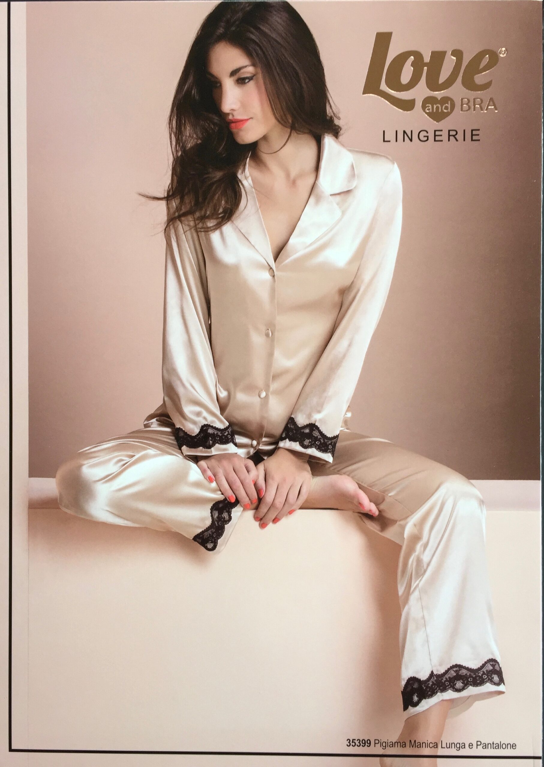 pigiama-raso-157cub-1.jpg Pigiama donna raso "Love" - immagine 1
