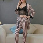Set Pigiama 3 Pezzi in Raso a Righe con Canotta corta in elegante e sensuale Pizzo