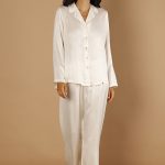 Pigiama elegante in raso sposa con passamaneria silver