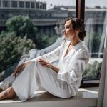 Pigiama bianco da sposa pigiama per addio al nubilato pigiama di seta set pigiama per damigelle d'onore set pigiama bianco boho per addio al nubilato pigiama con polsini pigiama da sposa