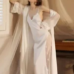 Biancheria da Sposa Pigiama Sleepwear Pizzo bianco 2 pezzi con scollo a V Lingerie simile alla seta Milanoo.com