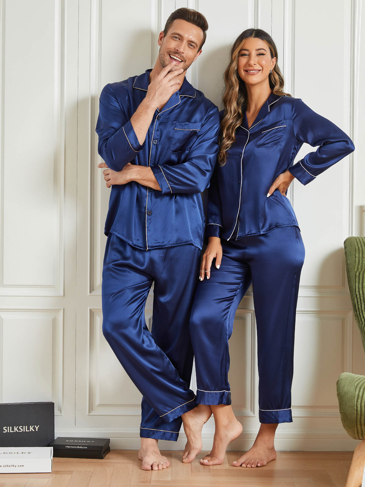 pigiami-coordinati-coppia-788caz-1.jpg Coppia pura seta lungo pigiama Set totale 4 Pz Blu Scuro / S(46) / XS(38) - immagine 1