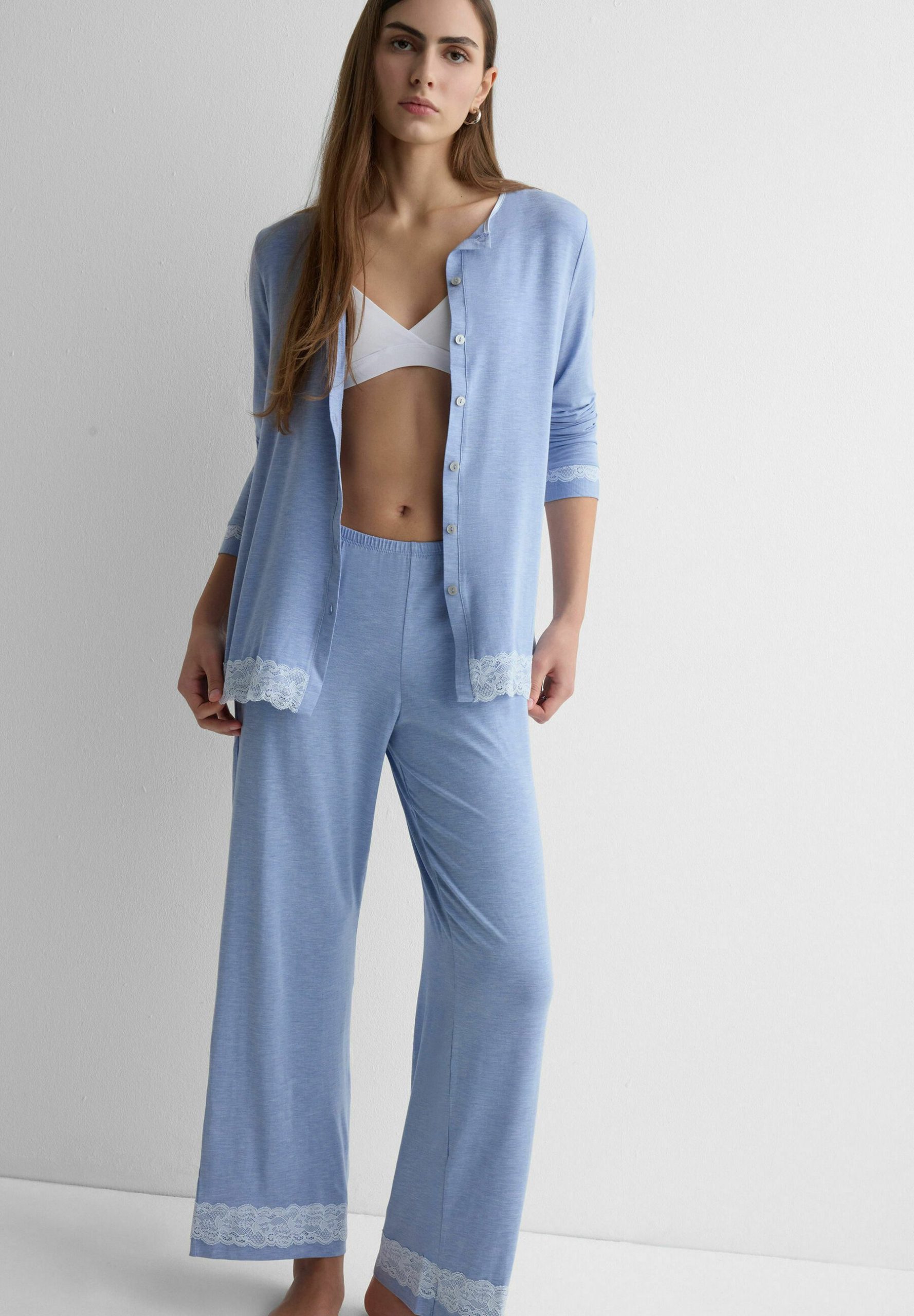 pigiami-intimissimi-donna-invernali-465awu-1.jpg Intimo da notte e pigiami da donna Intimissimi | Zalando Svizzera - immagine 1
