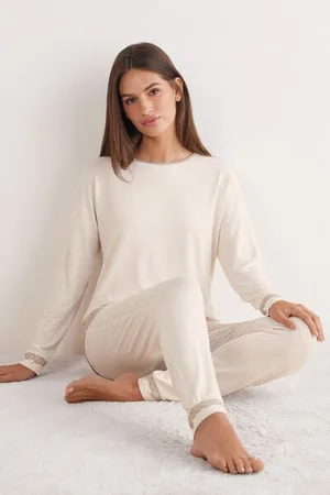 pigiami-intimissimi-donna-invernali-845hfo.webp Pigiama Intimissimi Pigiama Curvy Donna Pigiama Intimissimi Donna Invernale Pigiami Intimissimi Inverno 2021 A Woman Is - immagine 1