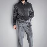 CityComfort Pigiama Uomo Invernale Pile Caldo con Cappuccio, Pigiami Due Pezzi Lunghi M 2XL, Idee Regalo di Natale (Carbone, M) : Amazon.it: Moda